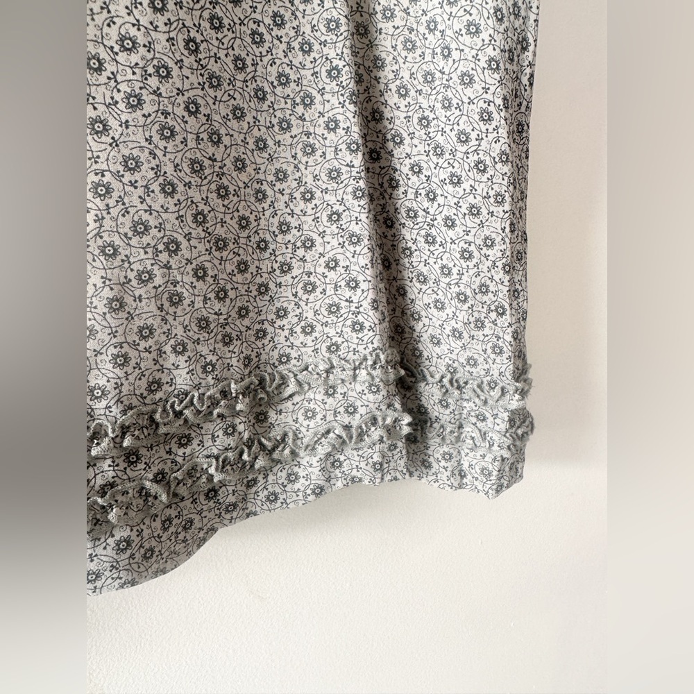 Sandwich Skirt -Floral - Blue/Grey Viscose- Below Knee - Size 40 (8) - Picture 2 of 13